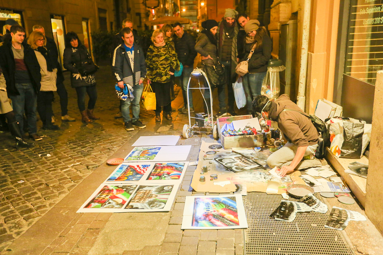 12 로마 밤거리에서 만난 예술가.jpg