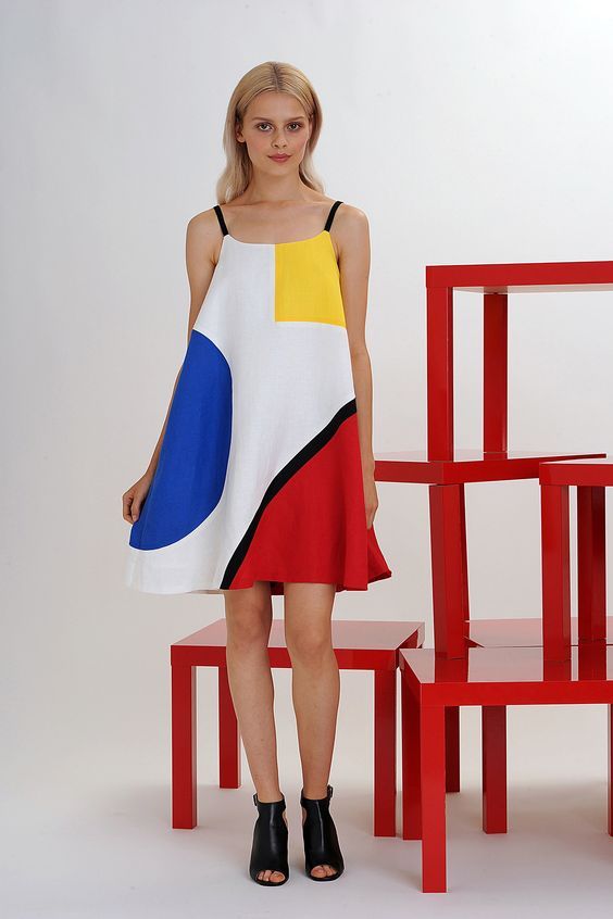 Lisa Perry 2016ss 1.jpg