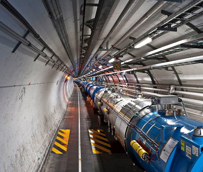 709px-Views_of_the_LHC_tunnel_sector_3-4,_tirage_1.jpg