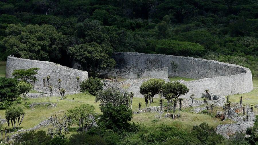 http _cdn.cnn.com_cnnnext_dam_assets_140127172449-great-zimbabwe-general-view-ruins.jpg