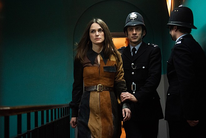 미스비헤이비어 키이나 나이틀리.jpg