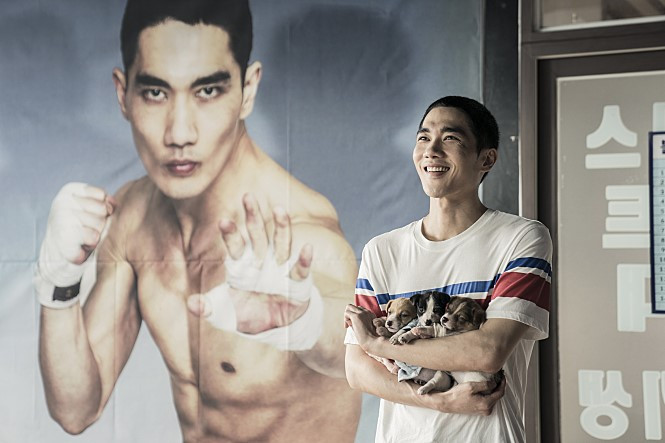 엄태구 판소리 복서.jpg