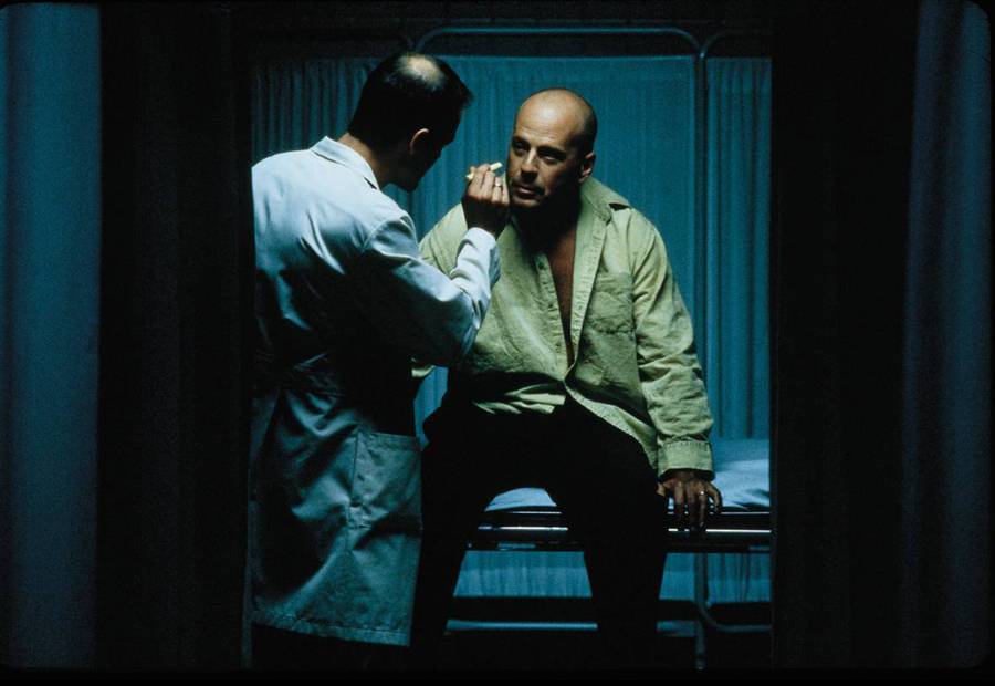 글래스 프리퀄.jpg