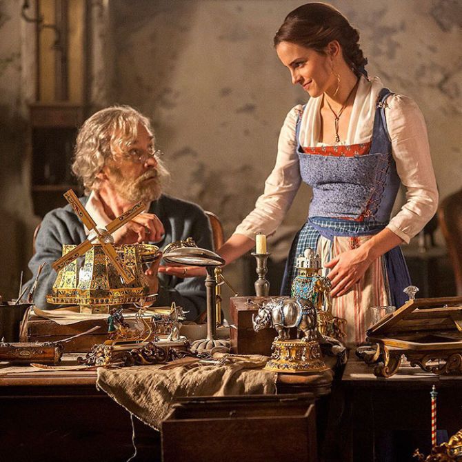 Beauty-and-the-Beast-Emma-Watson-Belle-670x670.jpg