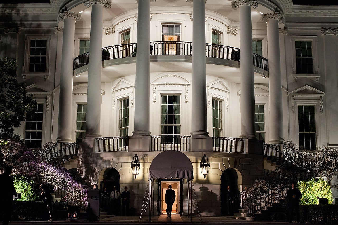 the-white-house-103927_1920.jpg