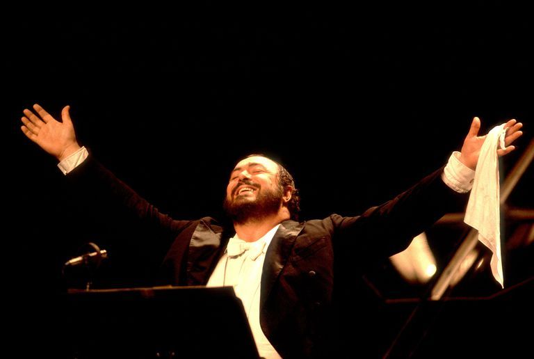 luciano-pavarotti-at-poplar-creek-517526095-58a2153e5f9b58819c8d15de.jpg
