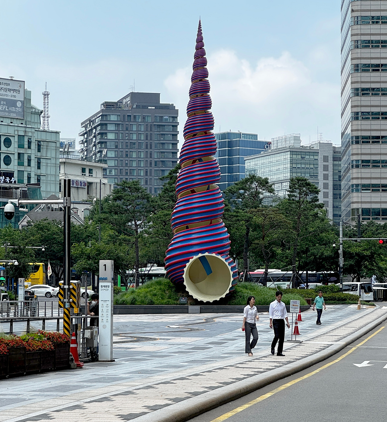 spring. 클래스 올덴버그. photo by 박기열.jpg