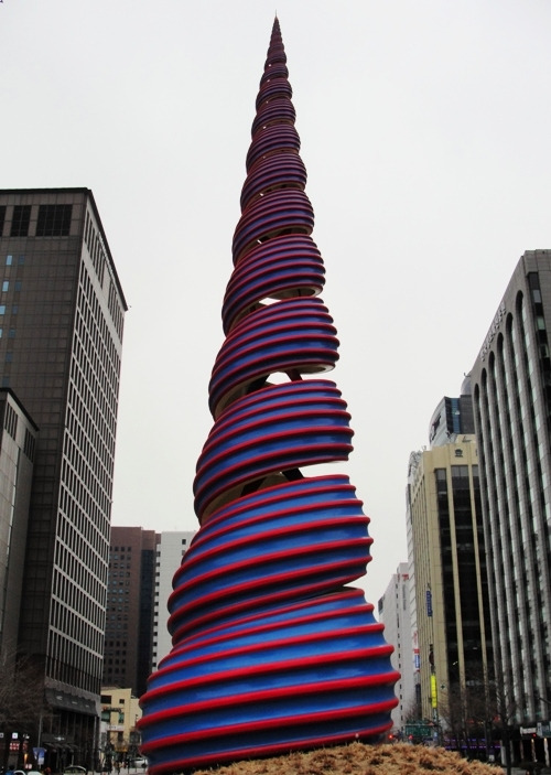 spring. 클래스 올덴버그.2006.서울.jpg