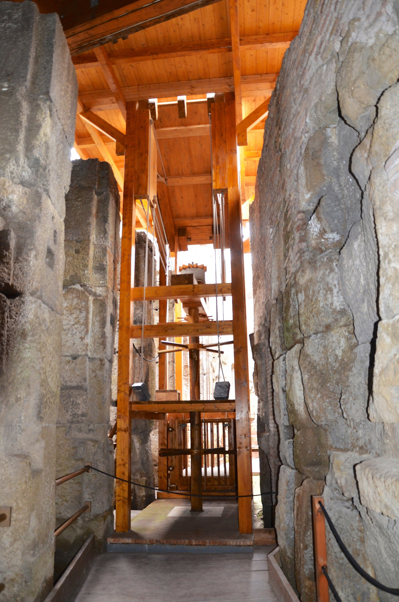 Joe Shlabotnik_flickr_콜로세움 엘베.jpg