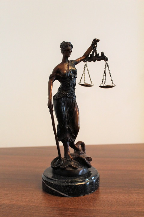 justitia-2723660_960_720.jpg
