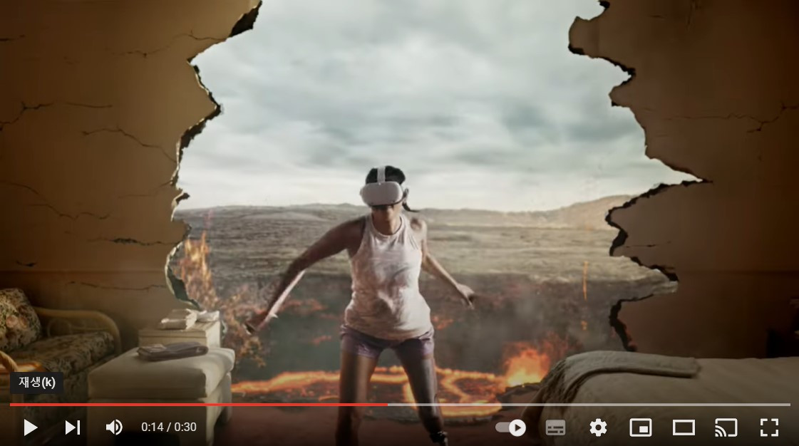 오큘러스 퀘스트 VR(출처-Meta Quest 유튜브).jpg
