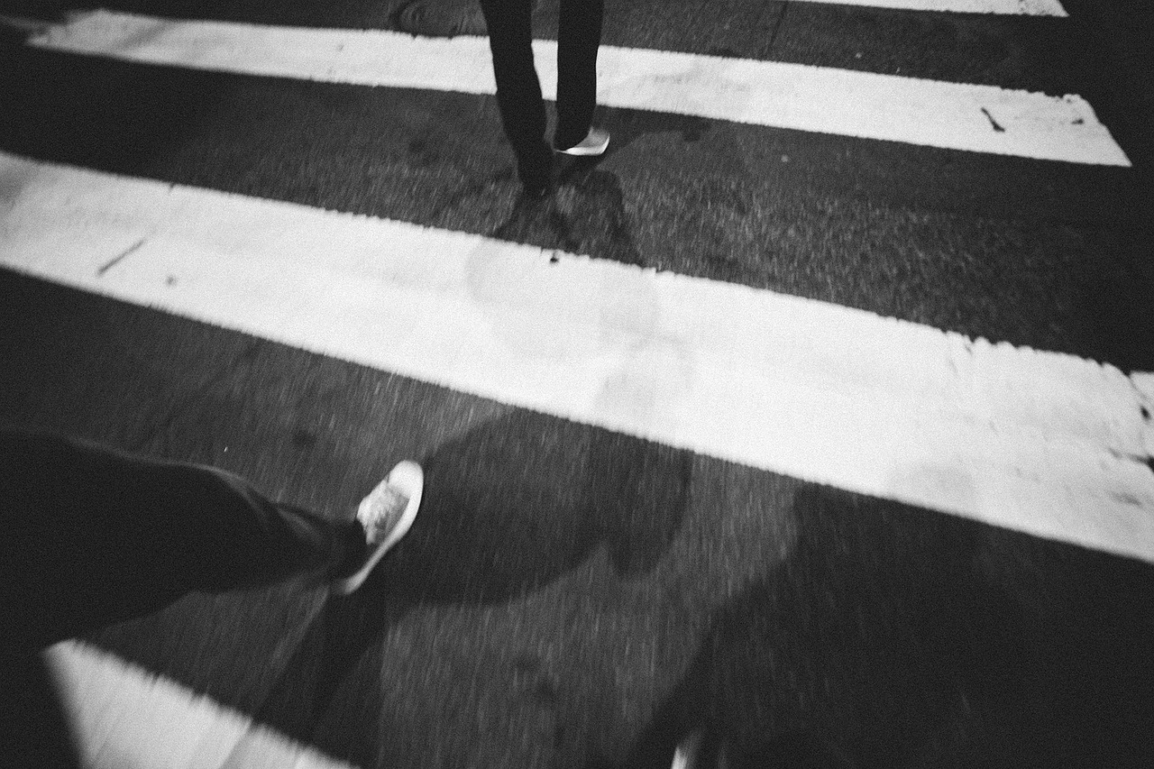 crosswalk-924064_1280.jpg
