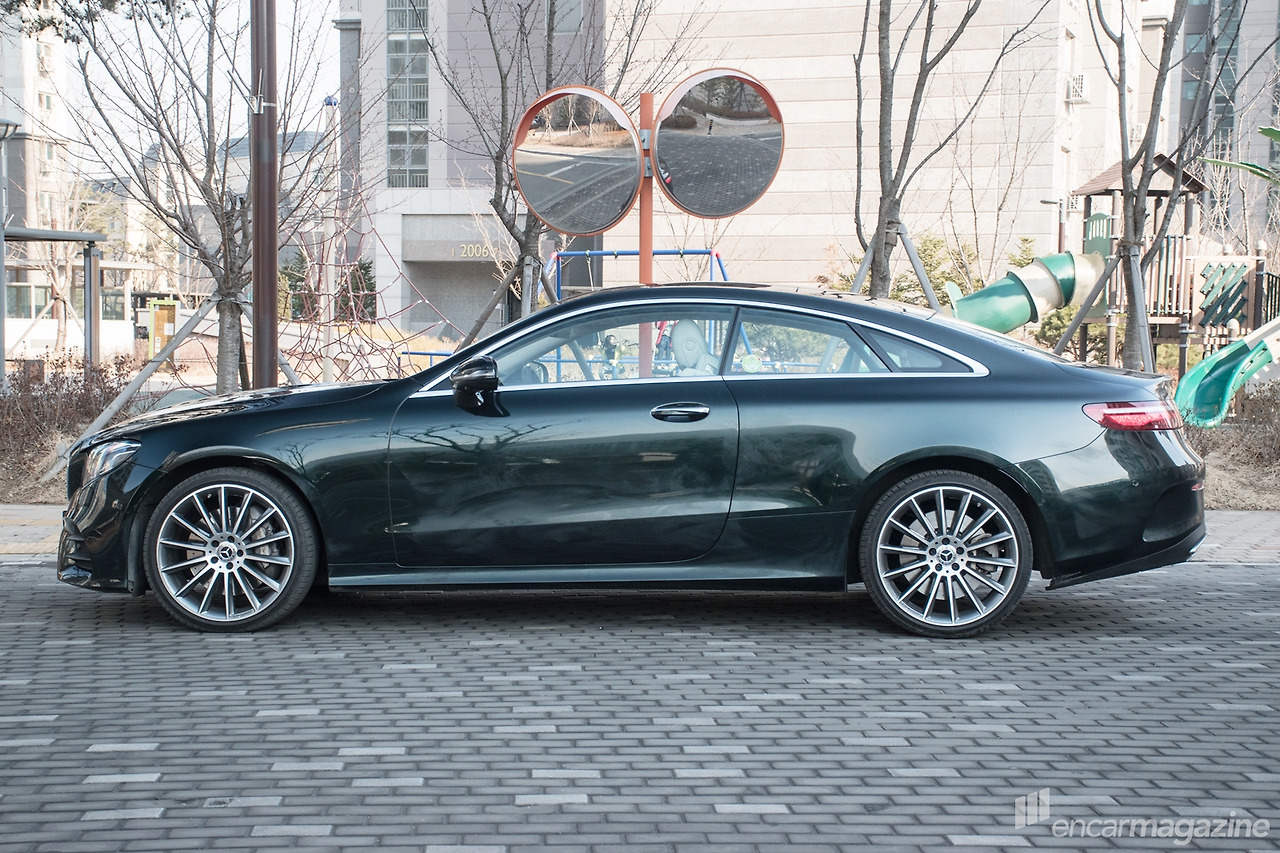 MB_E400_coupe020.jpg