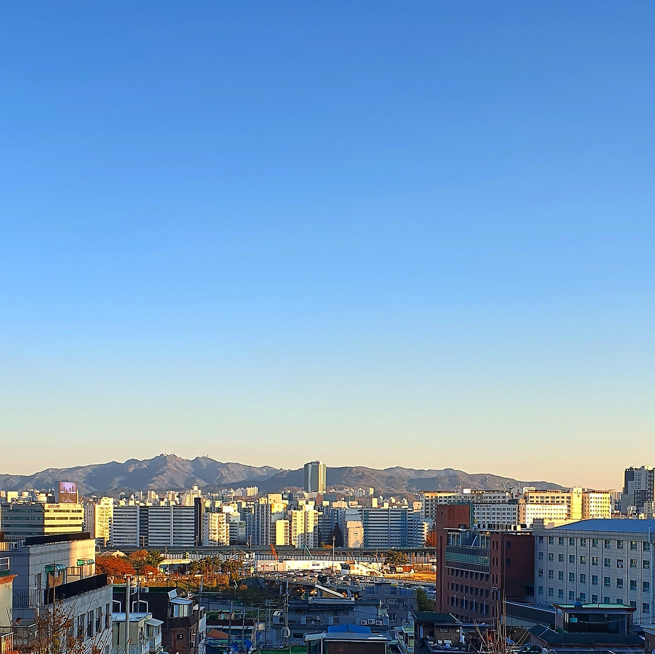 2023-11-25 서울하늘.jpg