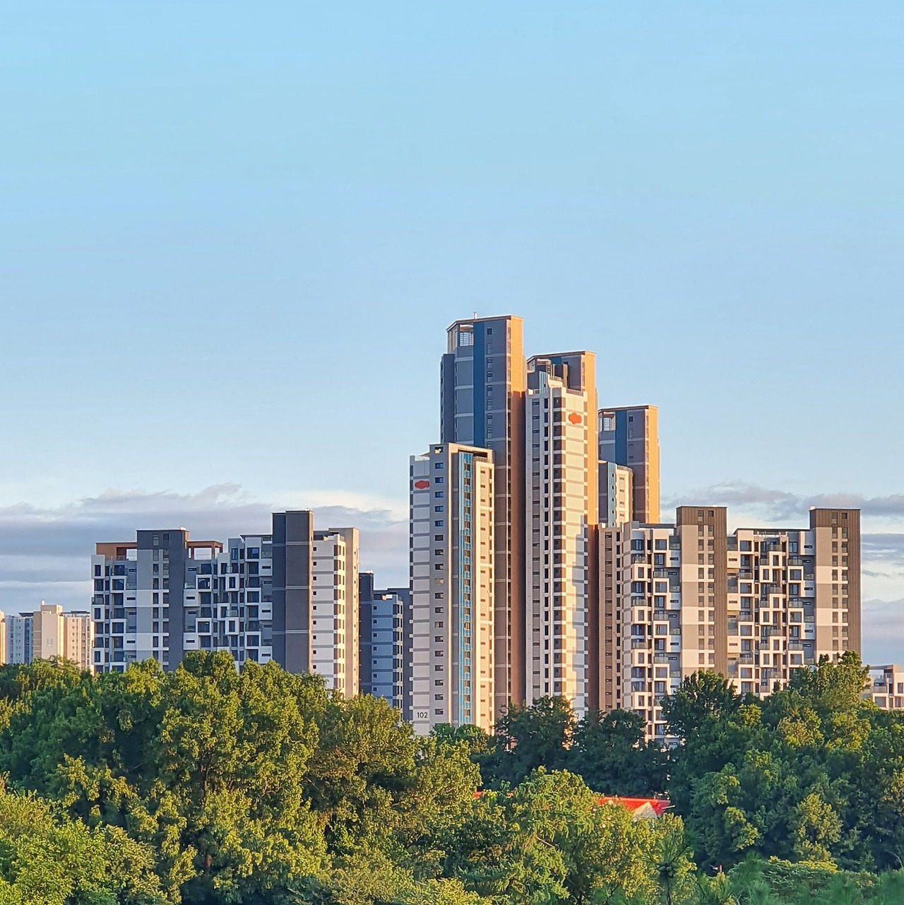 2023-07-09 어린이대공원에서 바라본 아파트.jpg