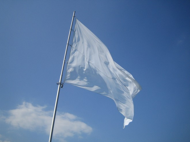 white_flag_portobeseno-660x495.jpg