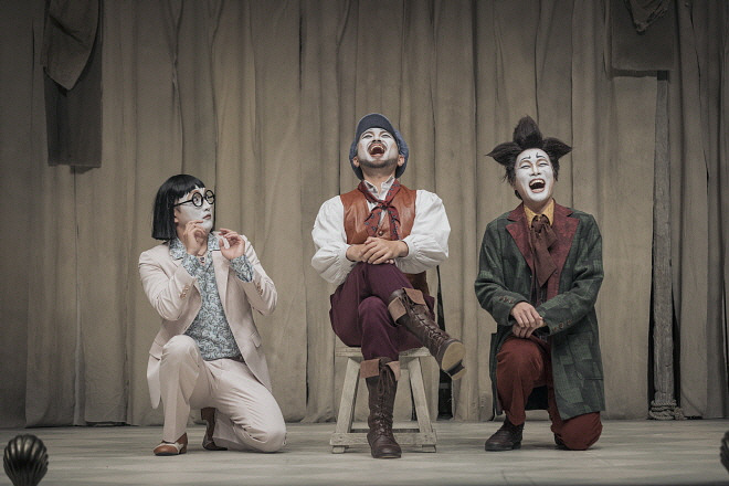 [국립극단] 스카팽(2022) 공연사진02.jpg