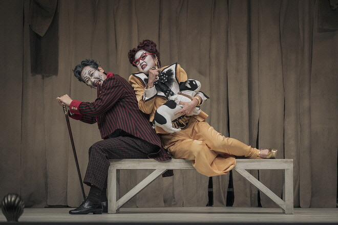 [국립극단] 스카팽(2022) 공연사진08.jpg