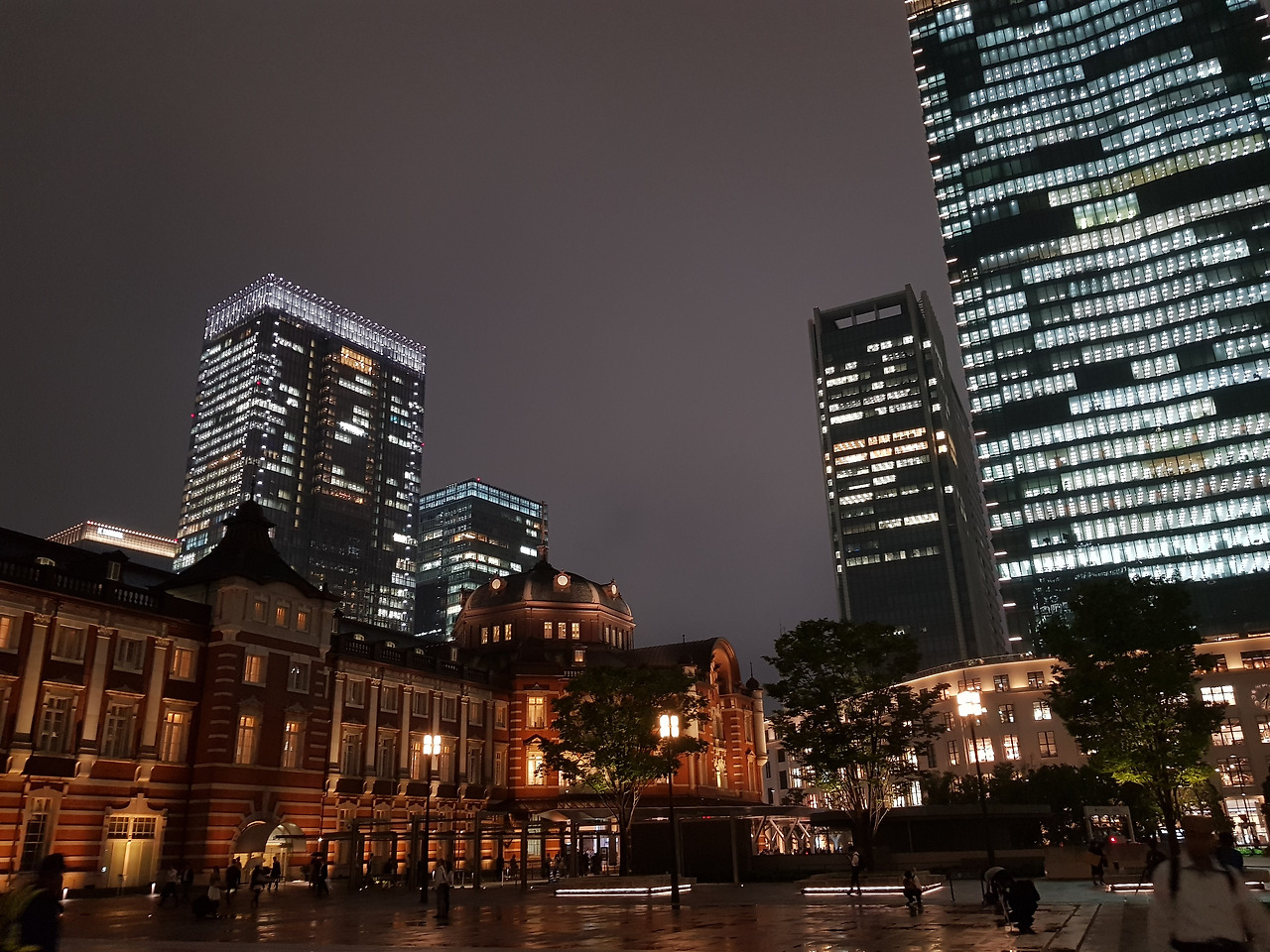 지요다 구의 중심 도쿄역.jpg