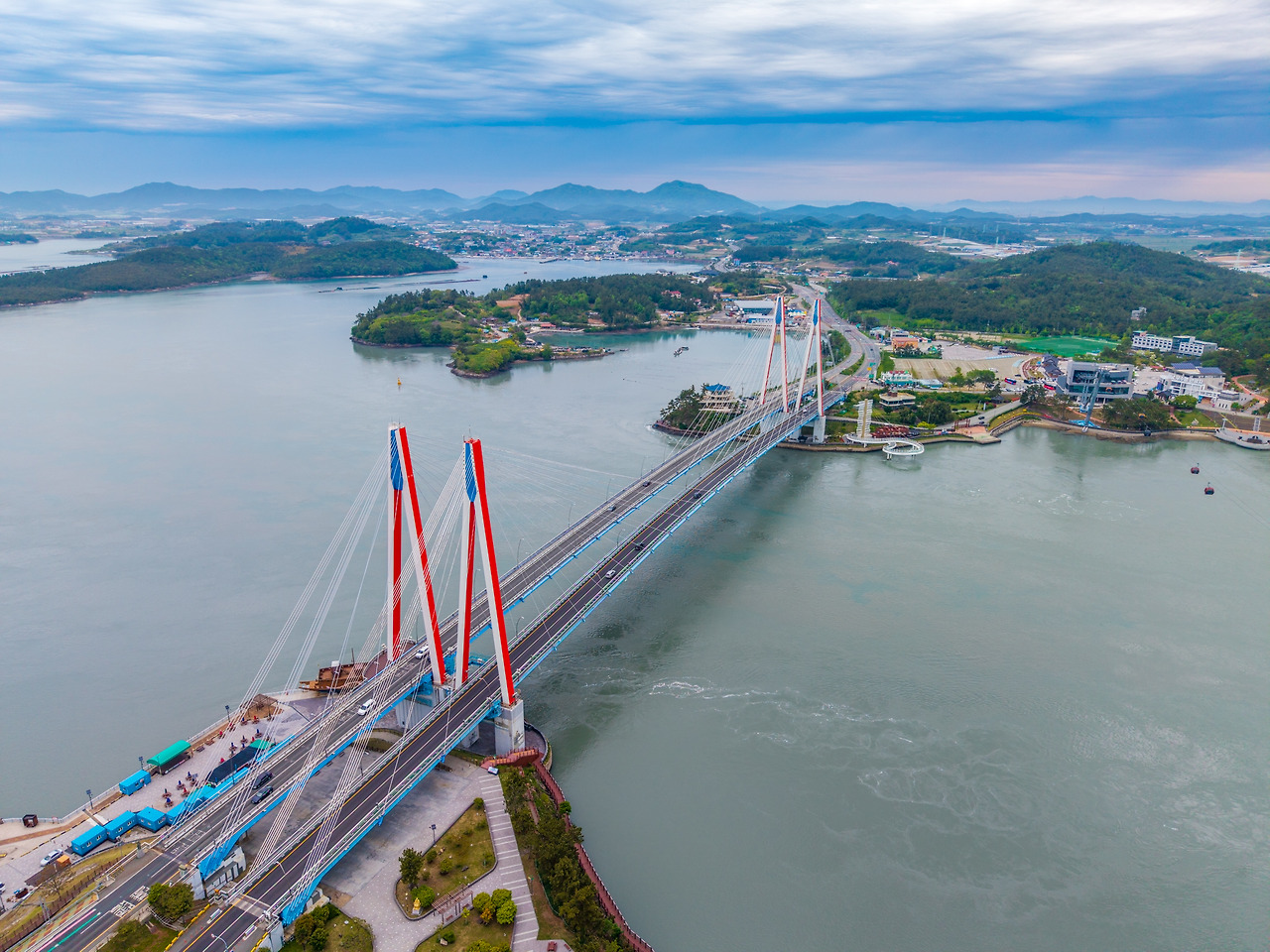 드론으로 촬영한 진도대교.jpg