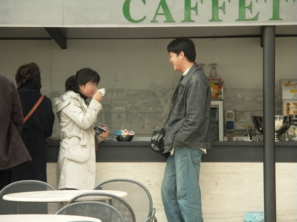 10-2. 로마시청 카페에서 찍힌 사진.jpg