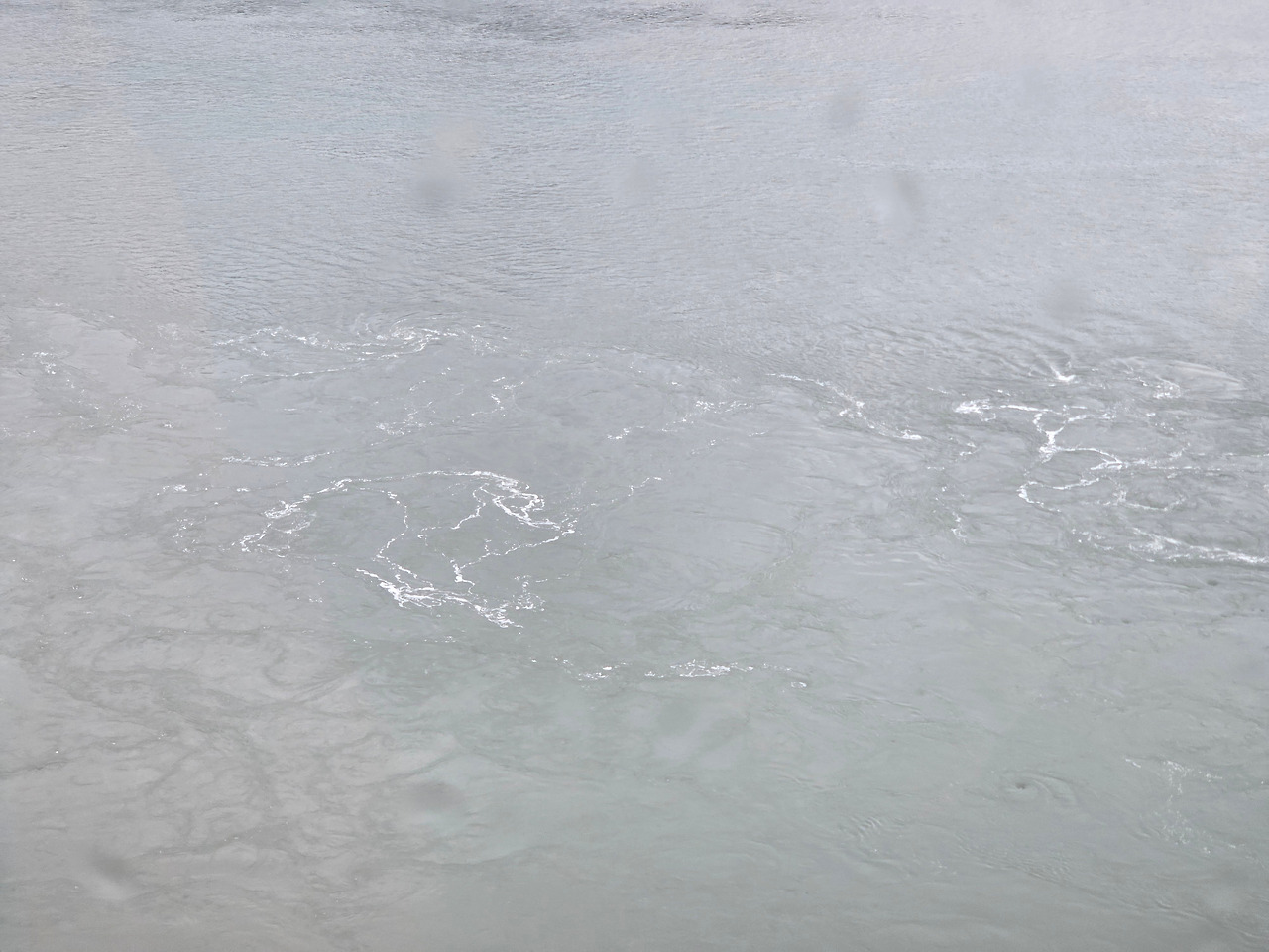 울돌목의 거센 물살.jpg