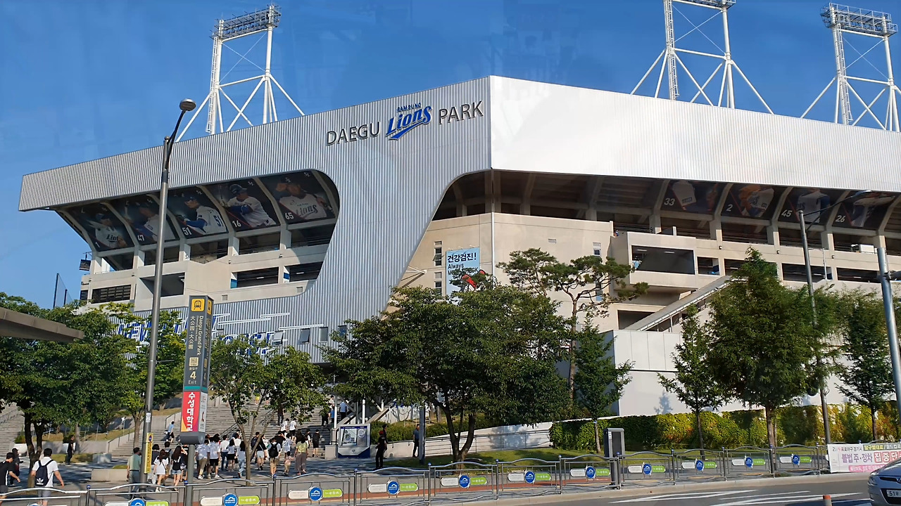 야구장 나들이.mp4_20190831_220336.299.jpg