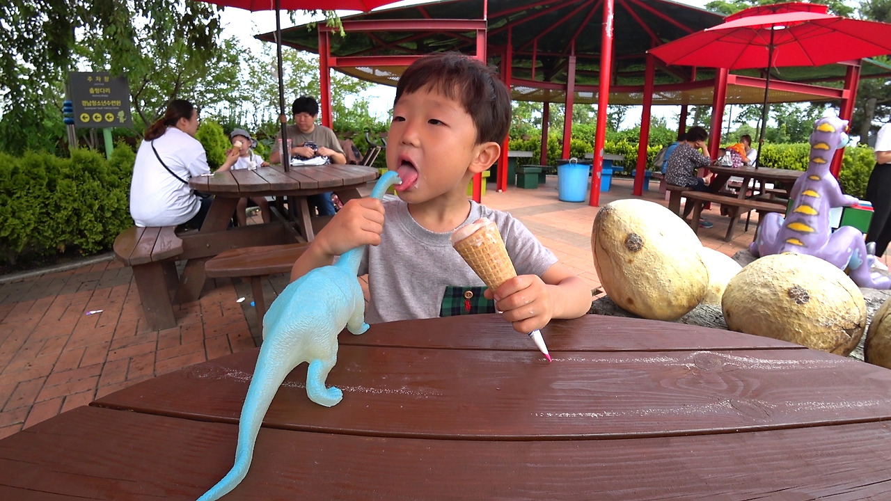 C0010.00_04_44_13.스틸 004.jpg