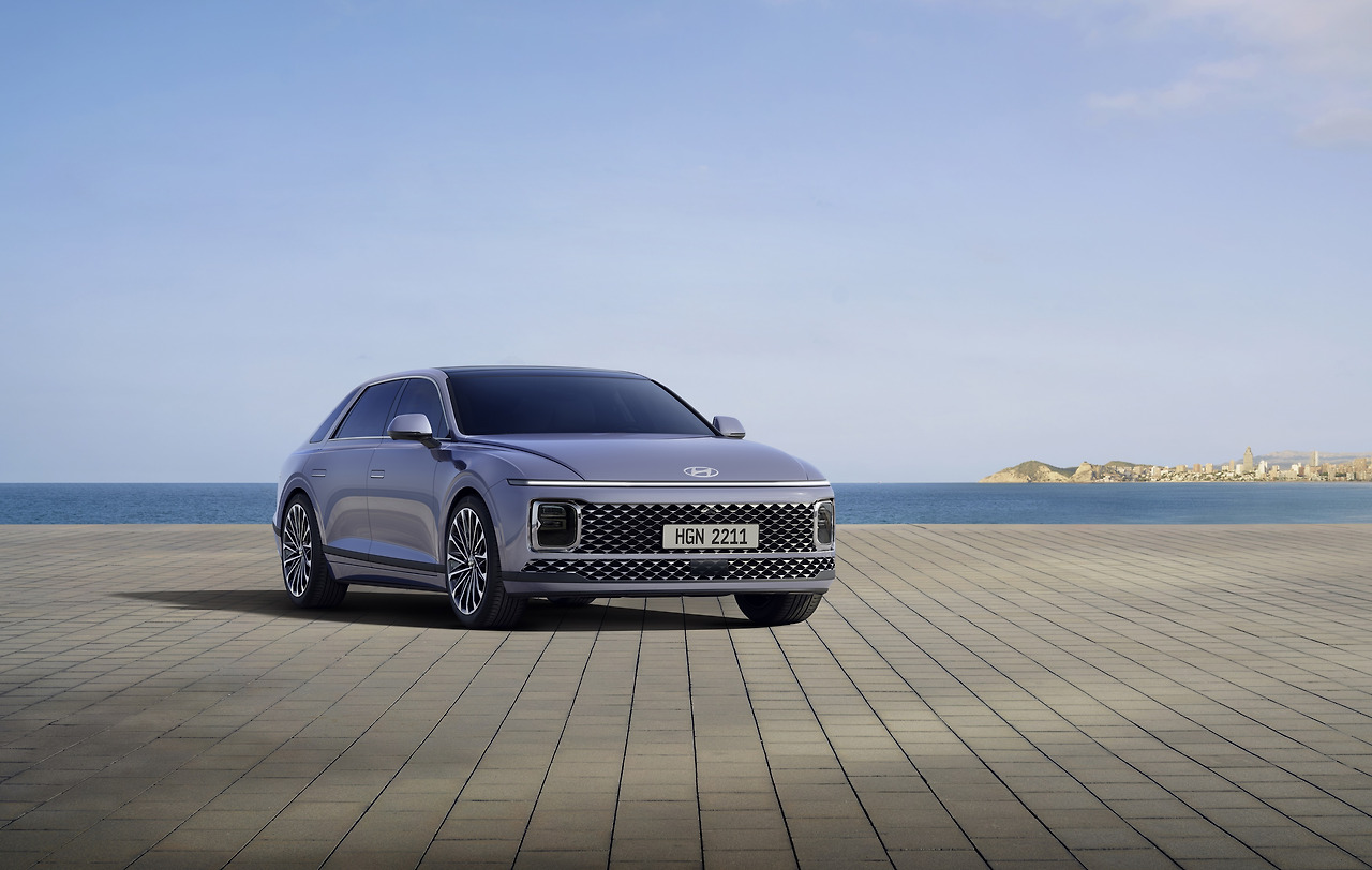 221114 (사진2) 현대차, 디 올 뉴 그랜저 세계 최초 출시.jpg