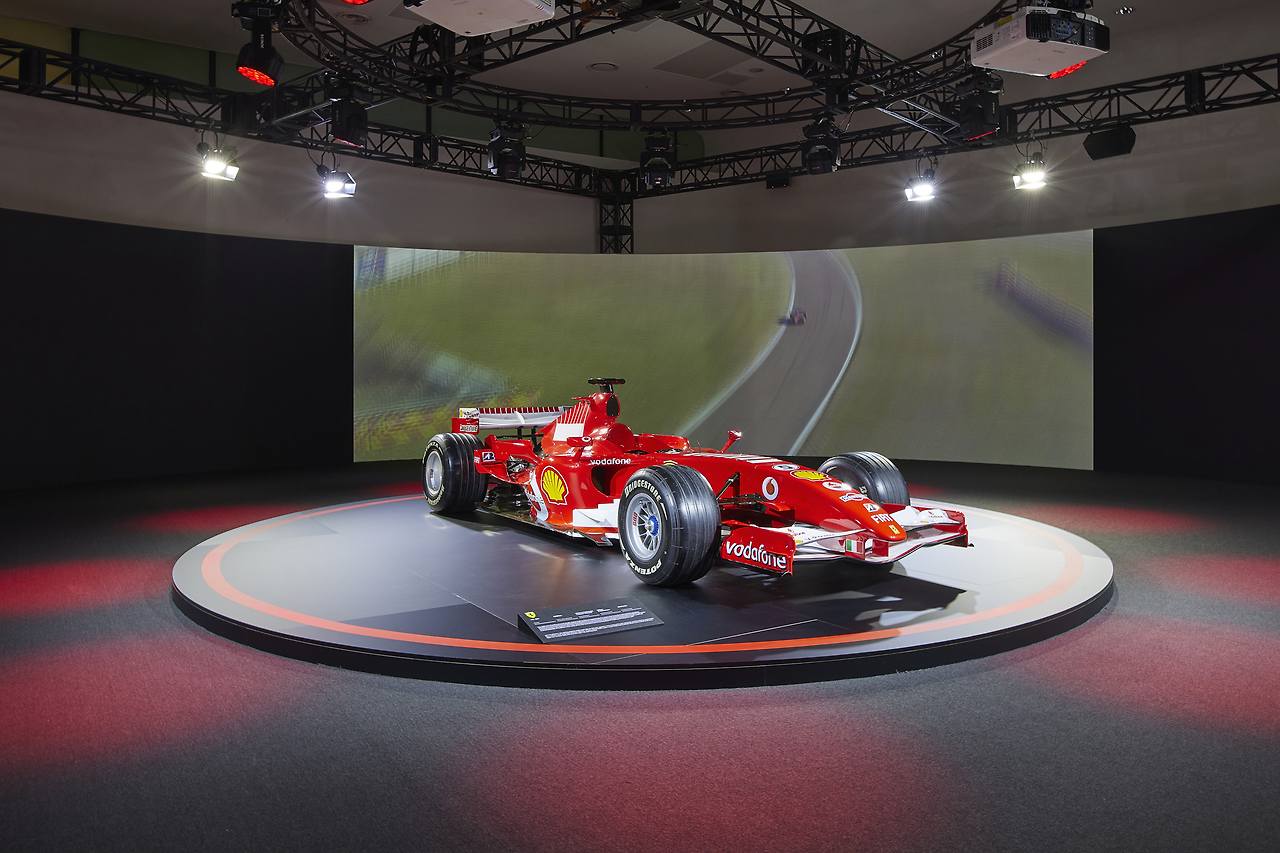 2_레이싱 DNA & 스쿠데리아 페라리 존.jpg