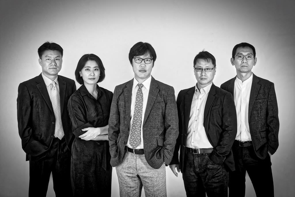 뉴스톱 코파운더 5명. 왼쪽부터 송영훈 이고은 김준일 지윤성 강양구.jpg