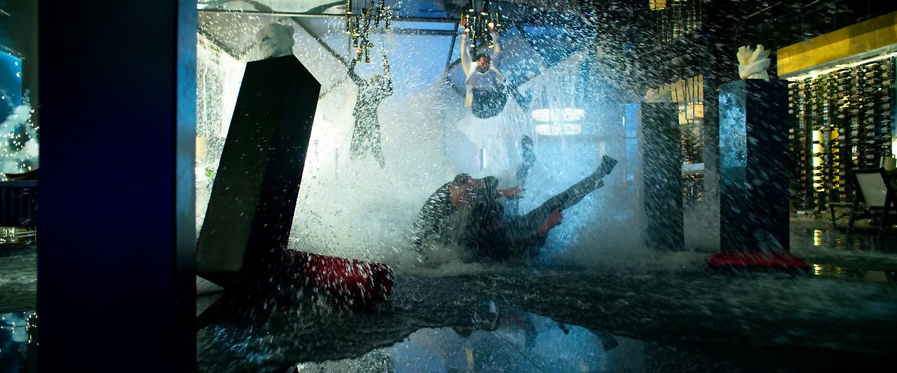 6 Underground (2019) [1080p x265 q22 S88 Joy].mkv_20191221_232523.390.jpg