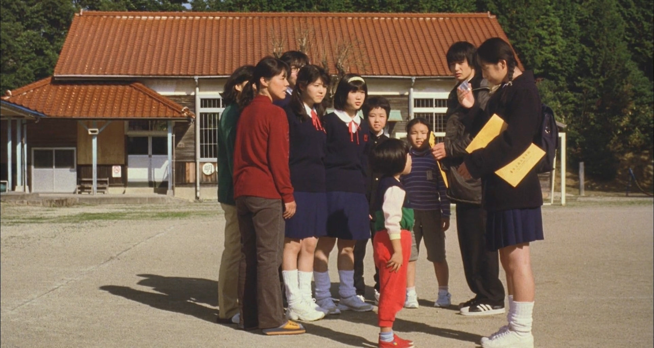 마을에 부는 산들바람A.Gentle.Breeze.In.The.Village.2007.1080p.BluRay.x264-[YTS.LT].mp4_20240712_214008.175.jpg