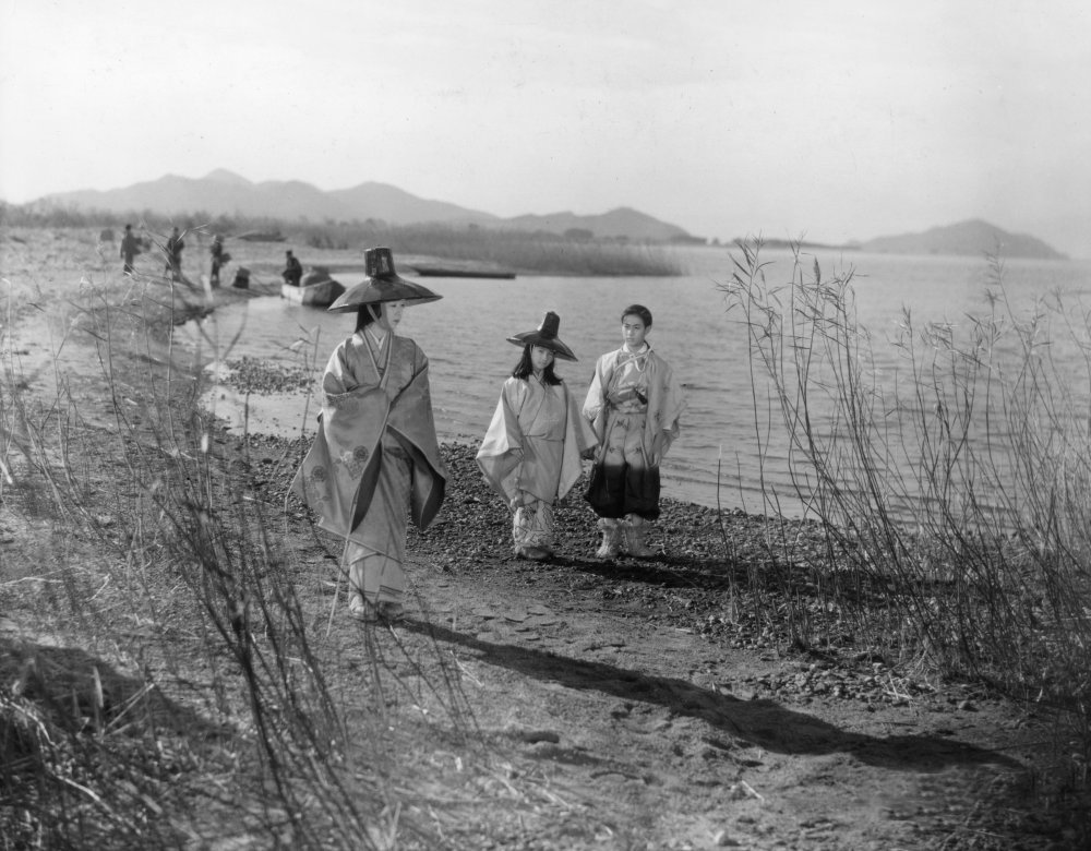 산쇼다유 1954-001-medieval-japanese-walk-by-water-00n-fbp.jpg