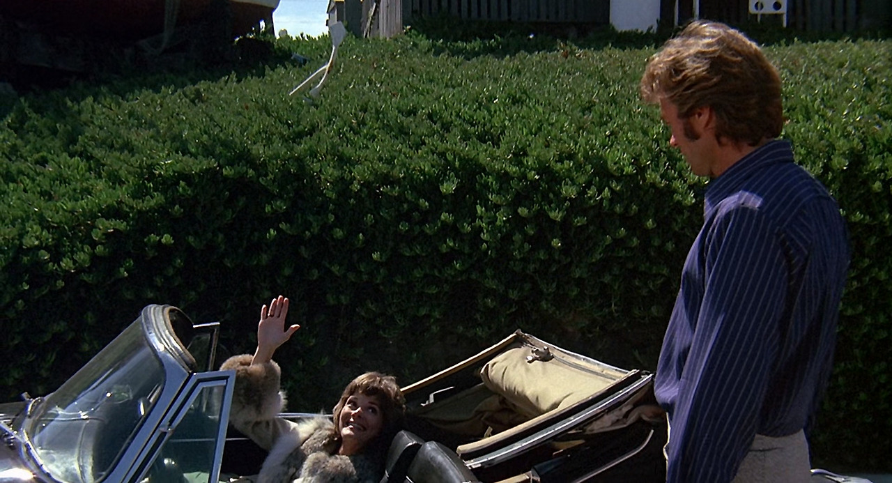 어둠 속에 벨이 울릴 때Play.Misty.For.Me.1971.1080p.BluRay.x265-RARBG.mp4_20230306_001130.387.jpg