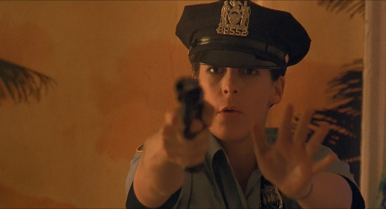 블루 스틸Blue.Steel.1990.1080p.BluRay.x264.AAC5.1-[YTS.MX].mp4_20240122_205806.507.jpg