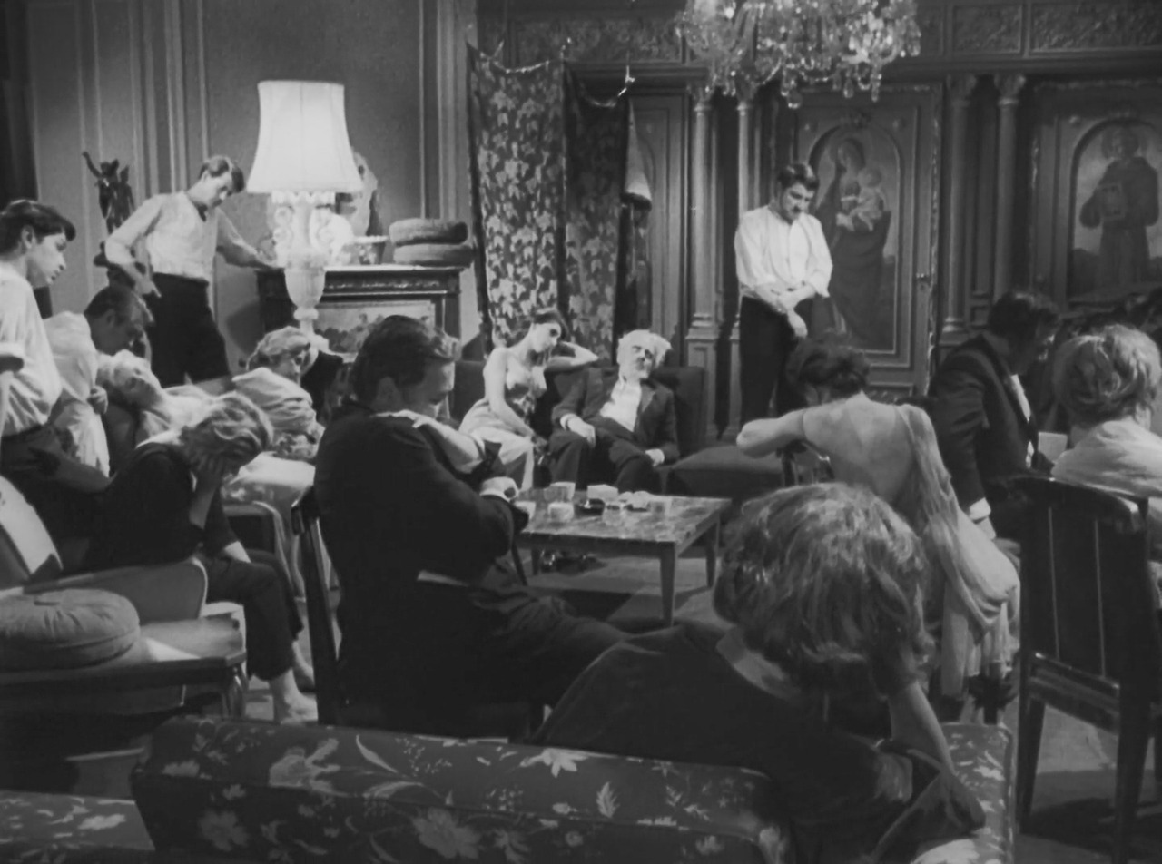 절멸의 천사The.Exterminating.Angel.1962.1080p.BluRay.x264-[YTS.LT].mp4_20240601_220001.074.jpg