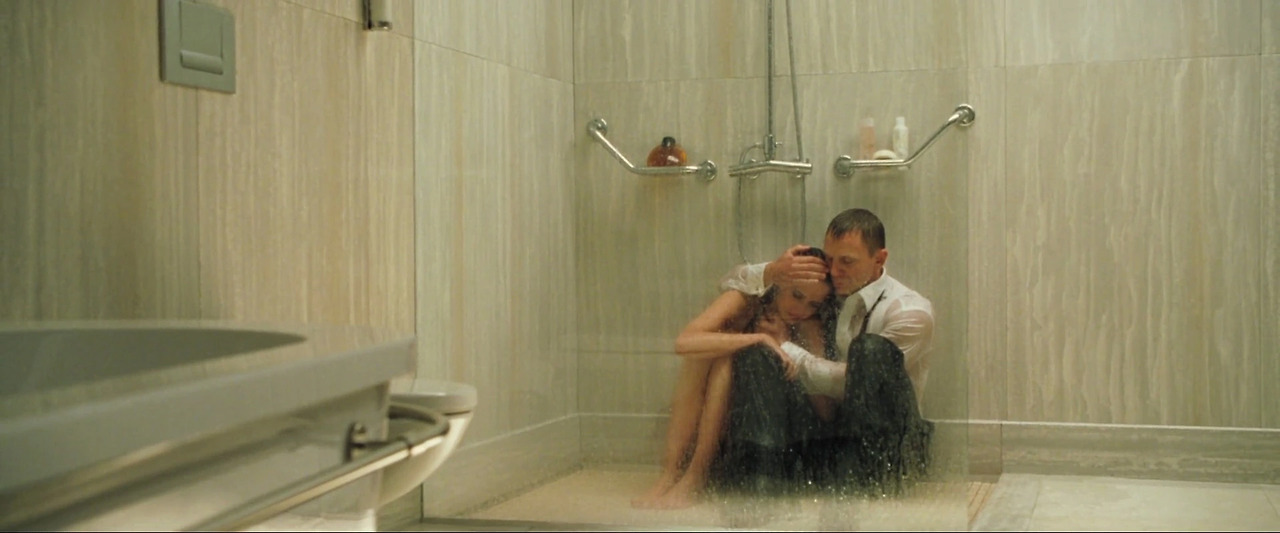 casino-royale-movie-screencaps-com-100111.jpg