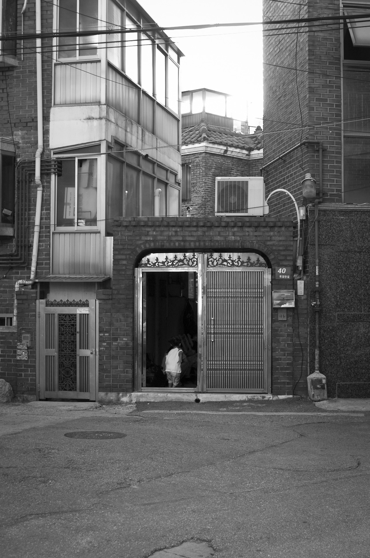 유년시절의 문.jpg