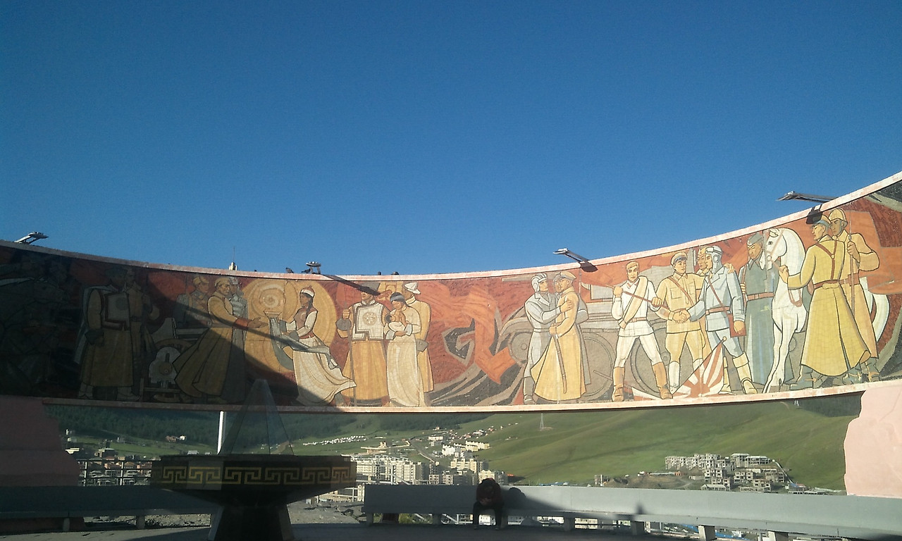 자이승 승전기념탑 벽화.jpg