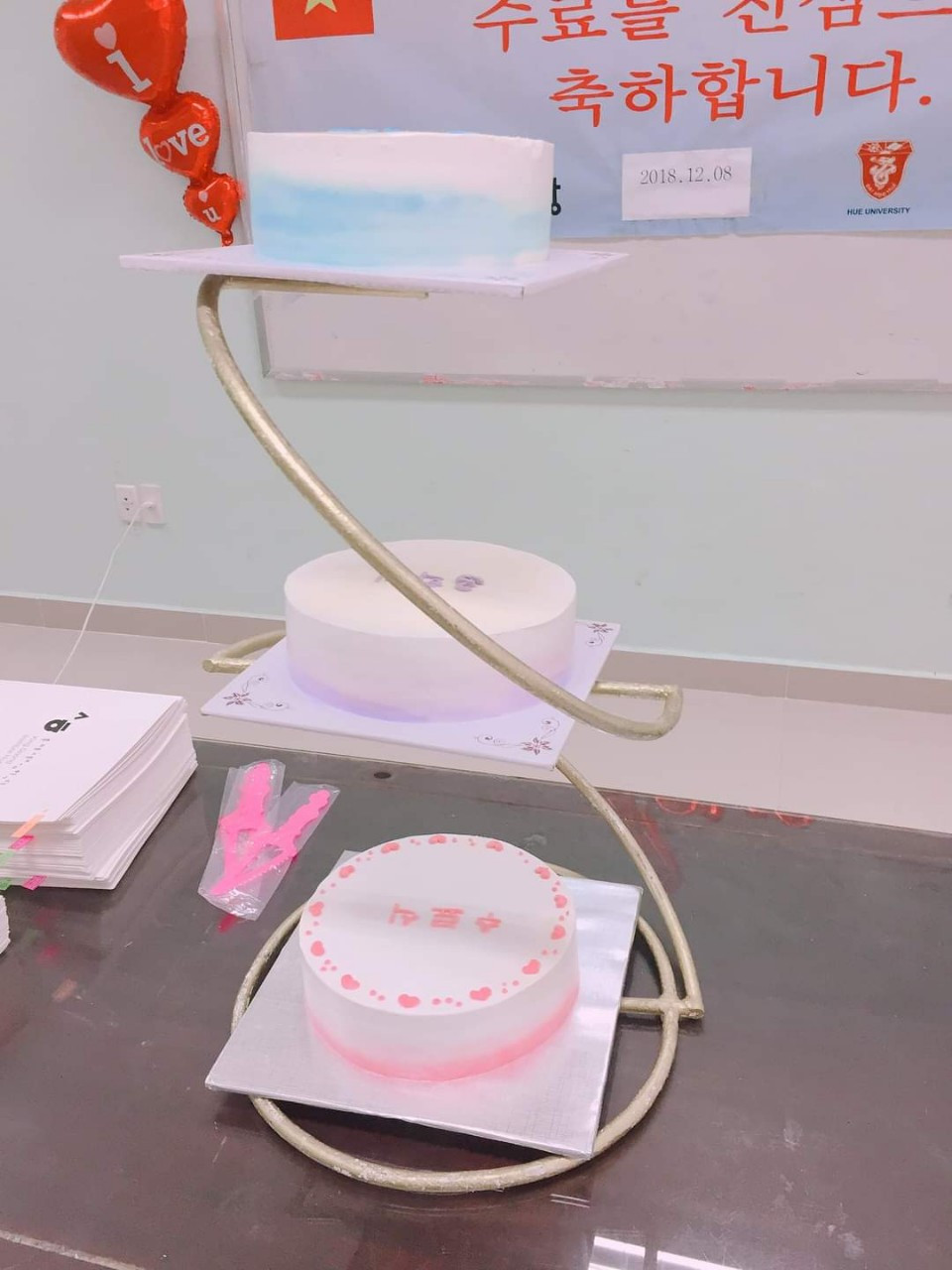 수료식 케이크.jpg