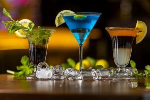 cocktail-drinks-6950673_640-300x200.jpg