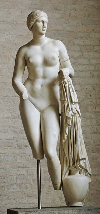320px-Aphrodite_Braschi_Glyptothek_Munich_258.jpg