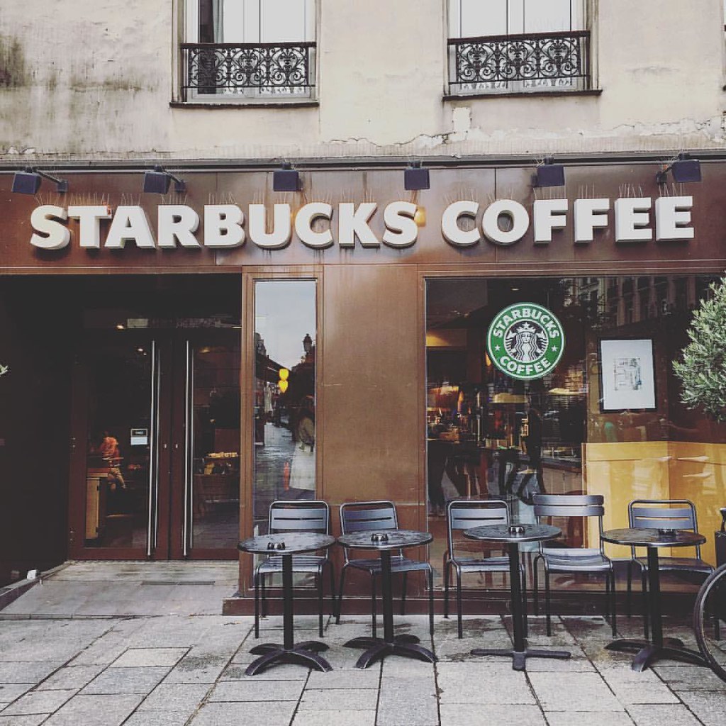 스타벅스 파리점.jpg