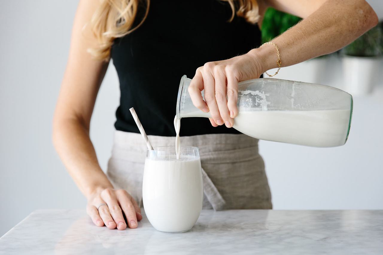 how-to-make-cashew-milk-dairy-free-nut-milk-6.jpg