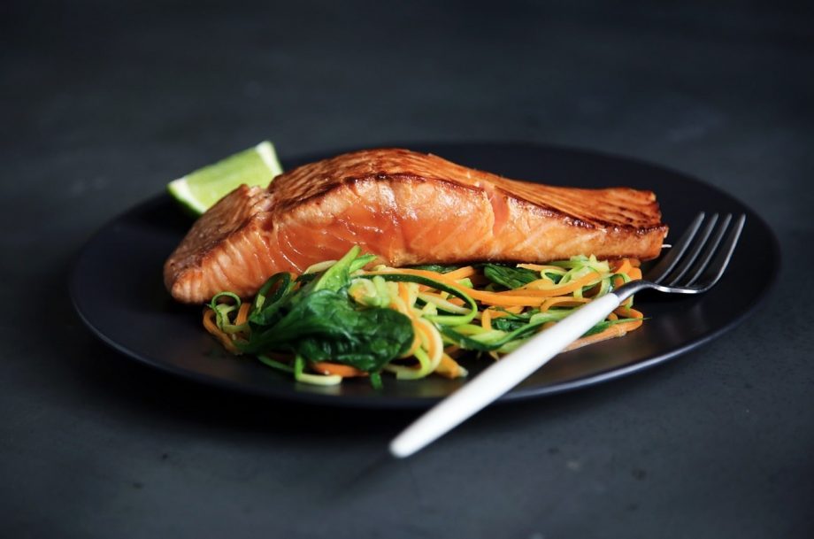 salmon-wine-caroline-attwood-576169-unsplash-min-920x609.jpg