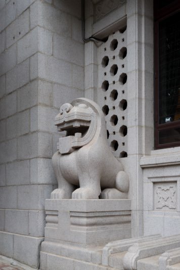 24deb-hong-kong-bank-of-china-building-art-deco-lion-des-voeux-road-rodolfo-nolli.jpg