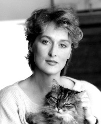 Celebrities-With-Cats-Meryl-Streep.jpg