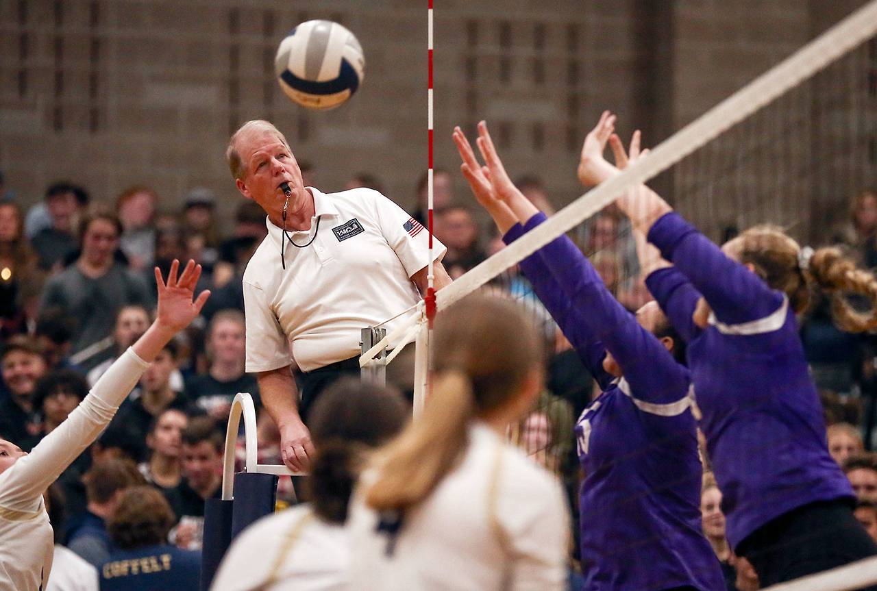 19299095_web1_L1-volleyballref-edh-191112-FS.jpg