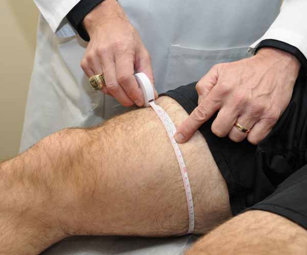 Dr_Robert_LaPrade_Patient_Evaluation_Knee_Injury_THIGH-CIRCUMFERENCE-1.jpg
